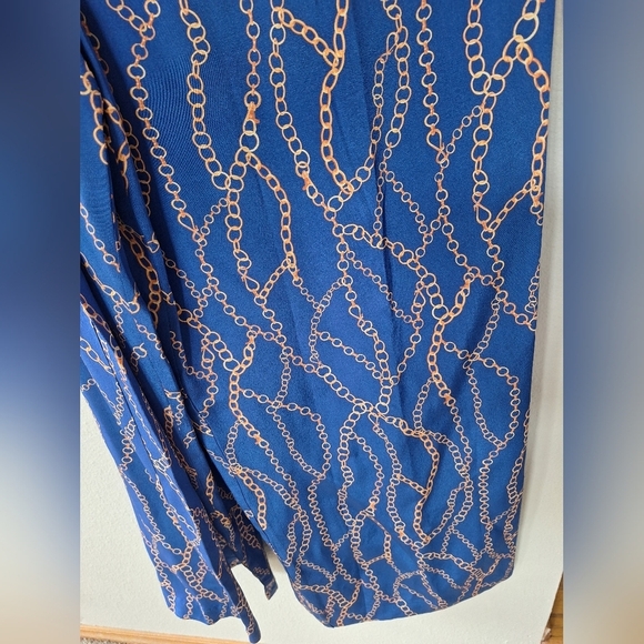 L'agence Women's Chain Print 100% Silk Cropped Jumper. Navy/Gold Size 8 - Picture 3 of 10